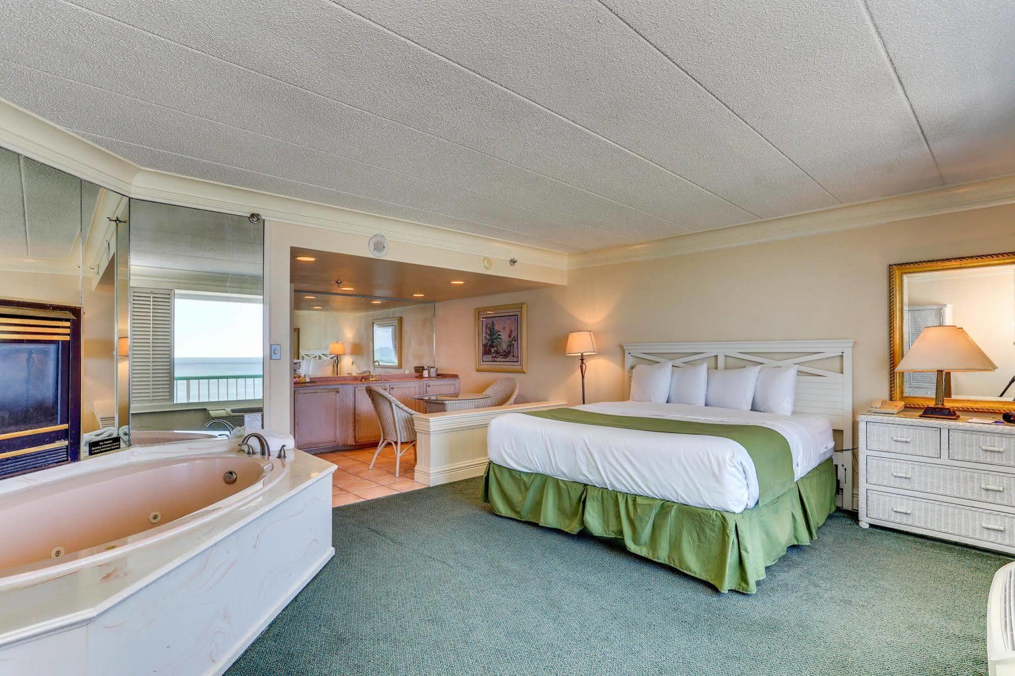 Baymont By Wyndham Virginia Beach Oceanfront Extérieur photo